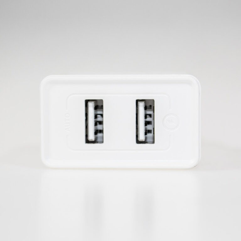 شارژر دیواری دو پورت مک دودو CH-3971 12W به همراه کابل تبدیل USB به لایتنینگ