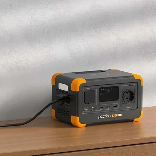 پاور استیشن پکرون E300 LFP توان 600 وات ظرفیت 15000 میلی آمپر ساعت